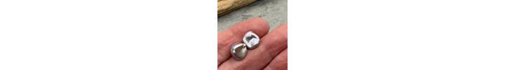 Pearl stud earrings 4