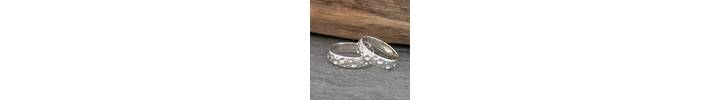 Patterned ring band