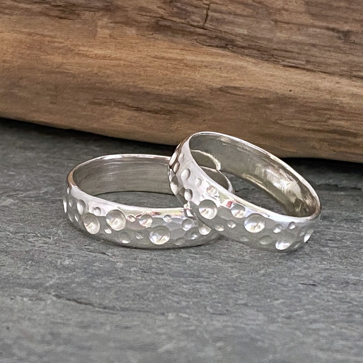 Patterned ring band