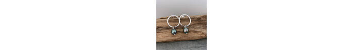 Circle stud pearl earrings