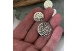 Round stud earrings