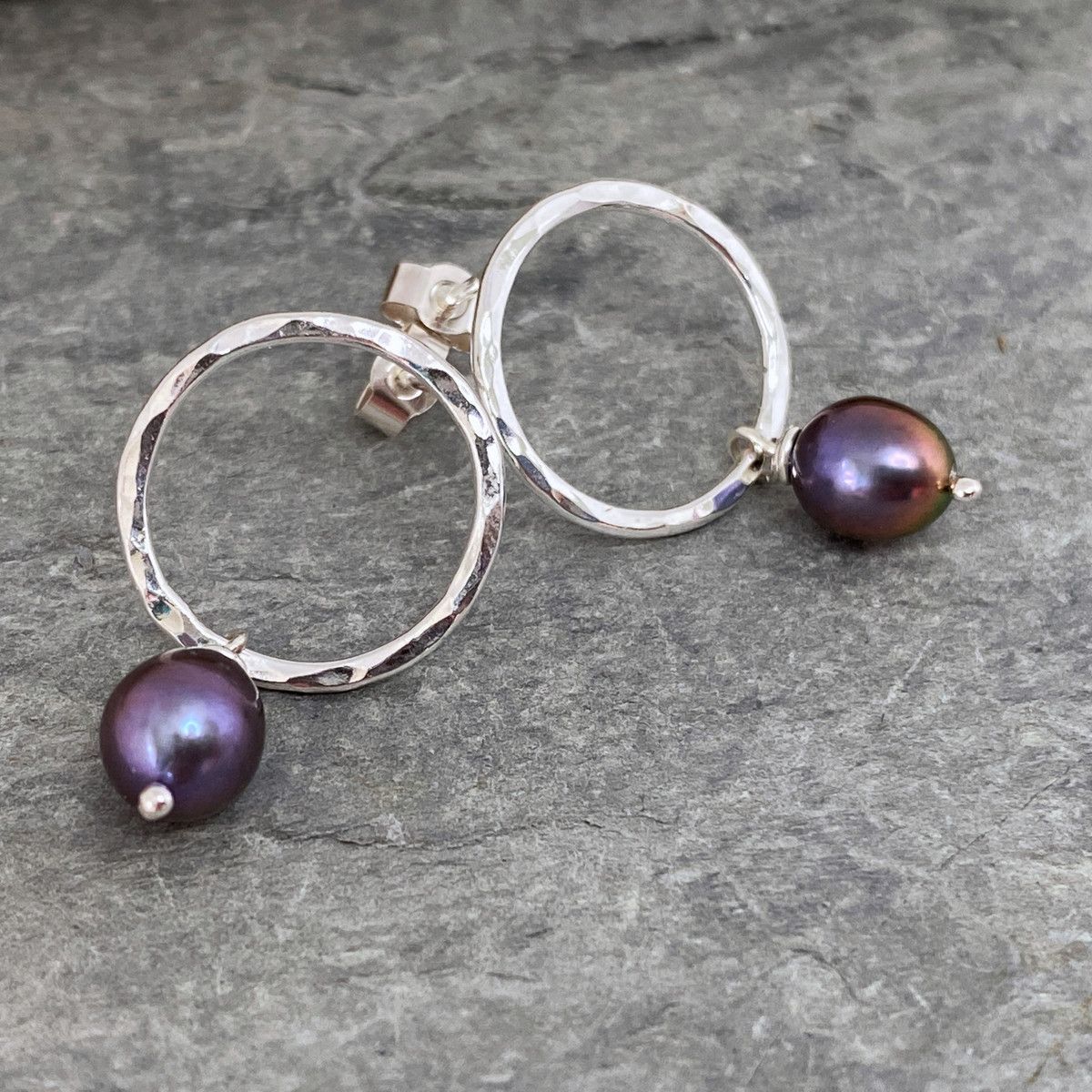 Circle stud pearl earrings 3