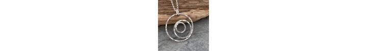Silver circles necklace