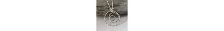 Silver circles necklace 3