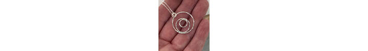 Silver circles necklace 2
