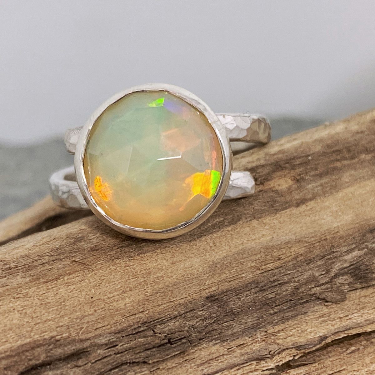 Large Opal ring Large Opal ring