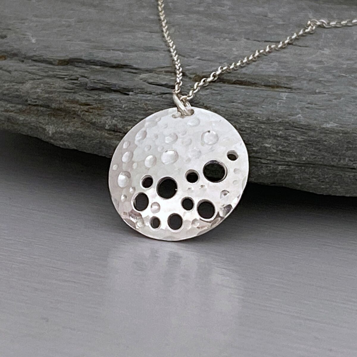 Round silver necklace 2