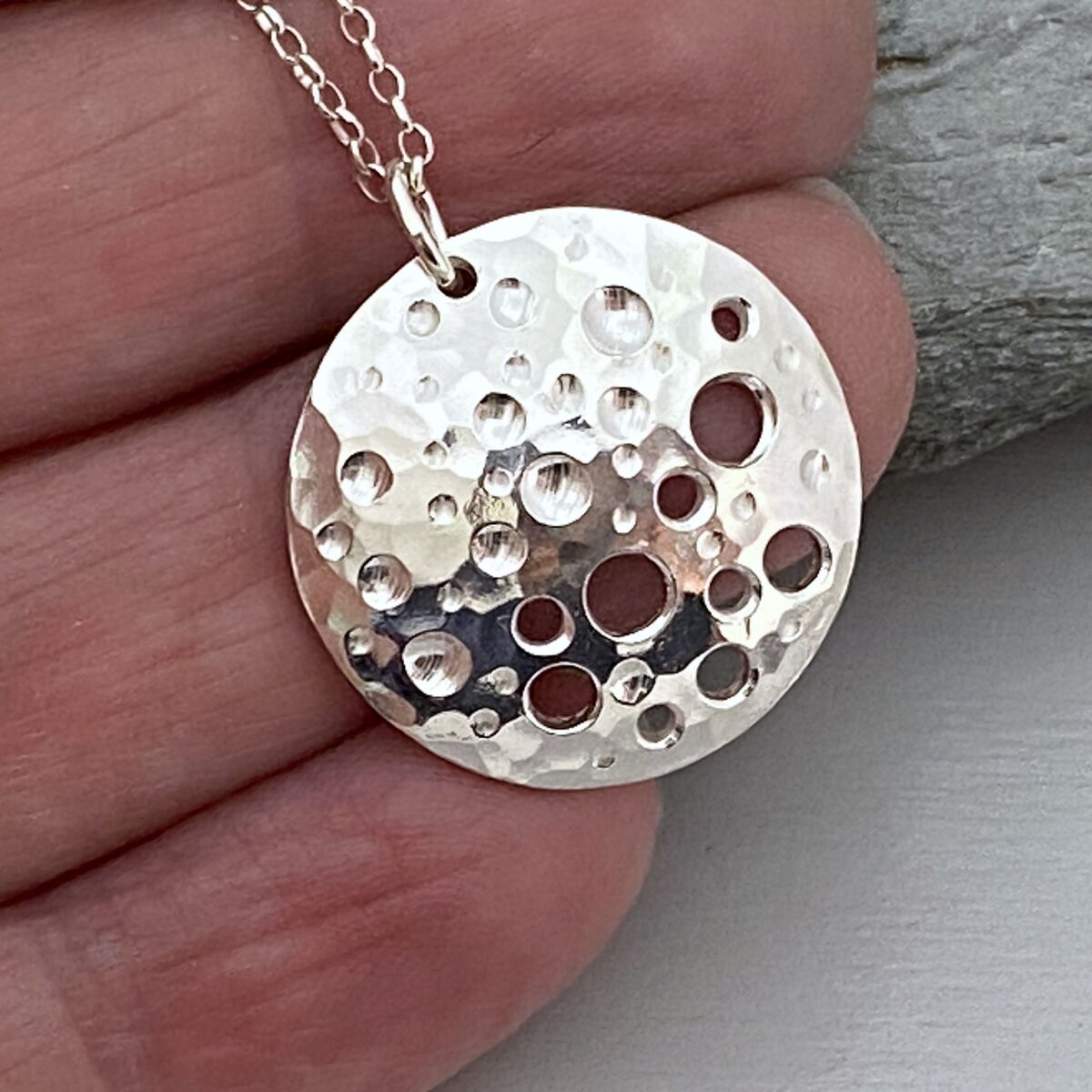 Round silver necklace 3