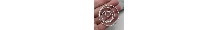 Hammered silver circles necklace 2