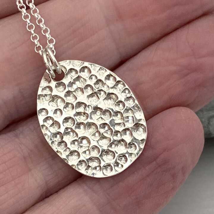 Dark blue sapphire pendant 8