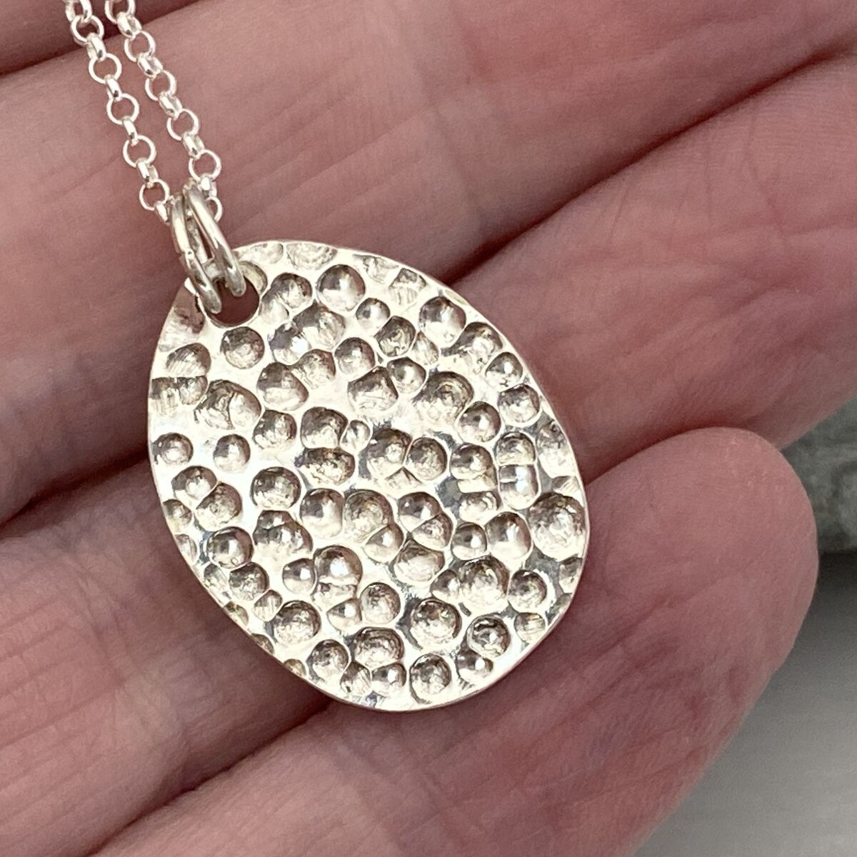 Dark blue sapphire pendant 8