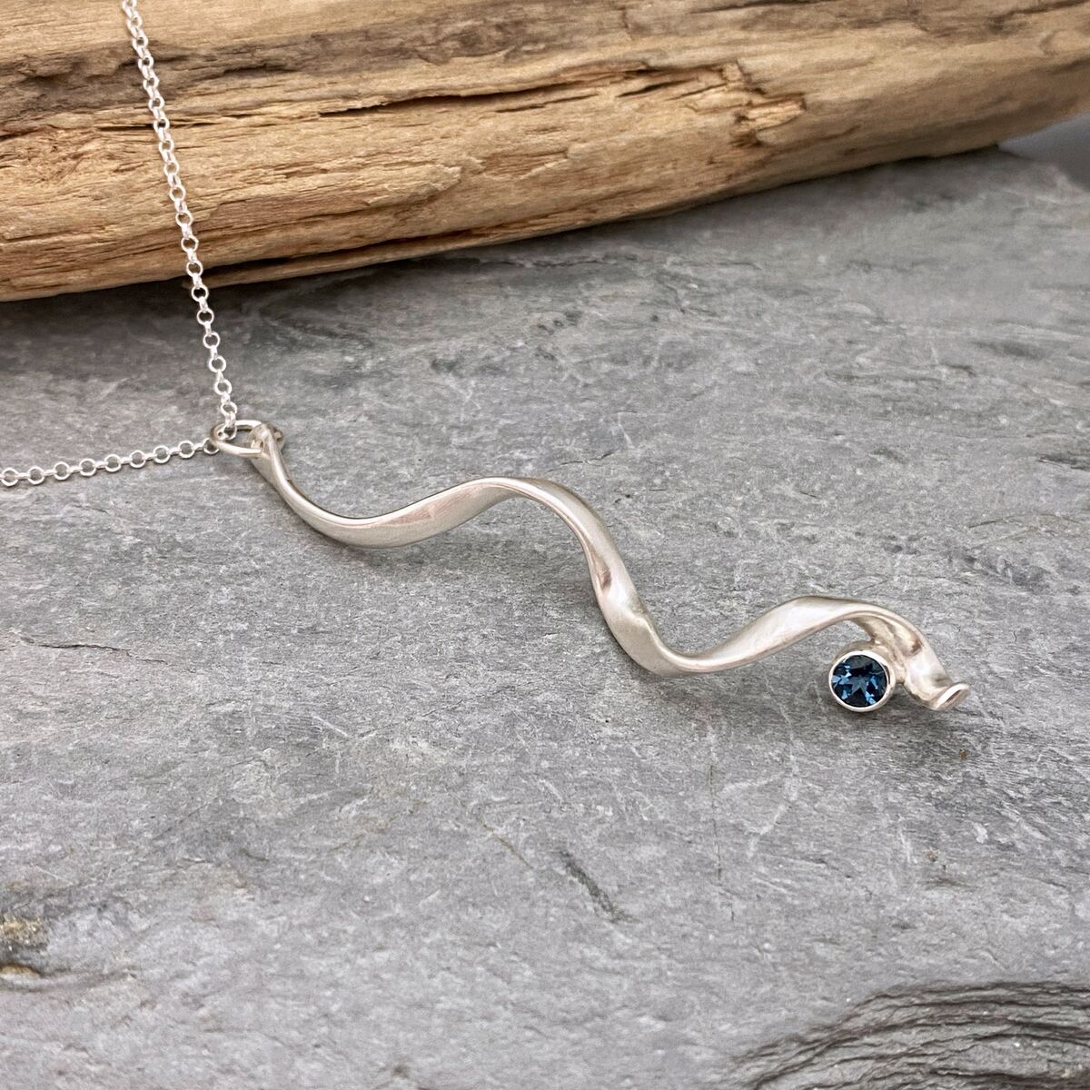 Twisted silver Topaz pendant 5 Twisted silver Topaz pendant 5