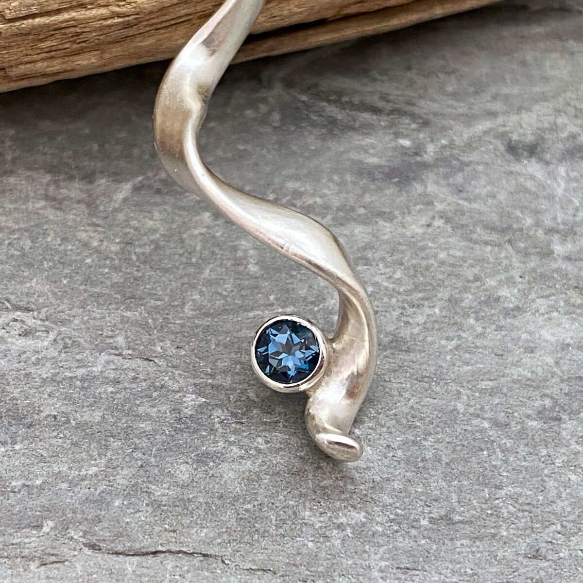 Twisted silver Topaz pendant 