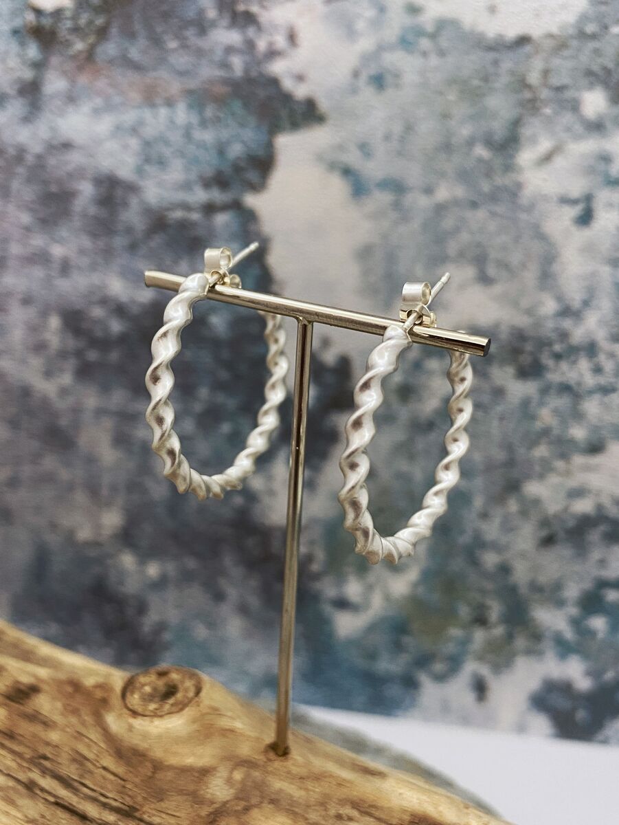 Twisted silver hoop earrings 3 Twisted silver hoop earrings 3