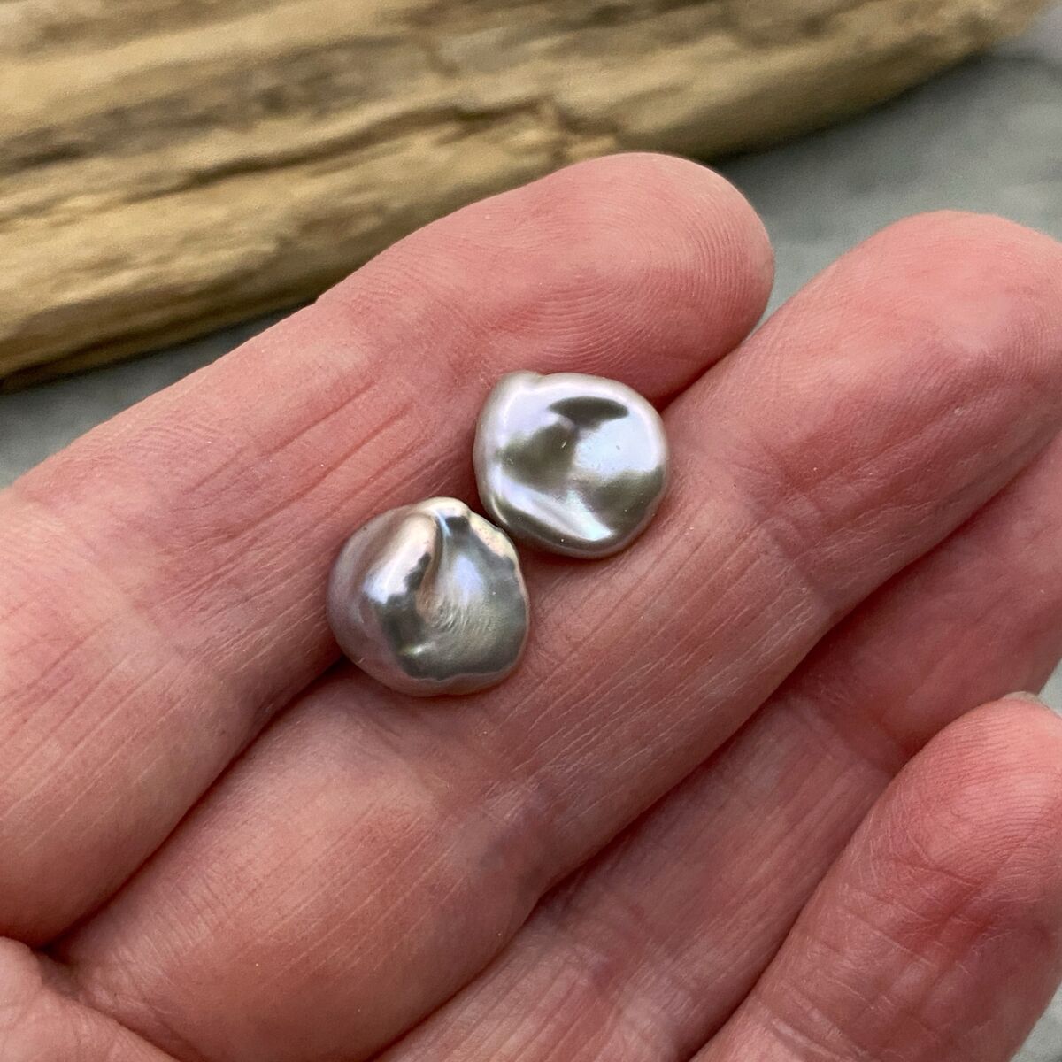 Pearl stud earrings 3