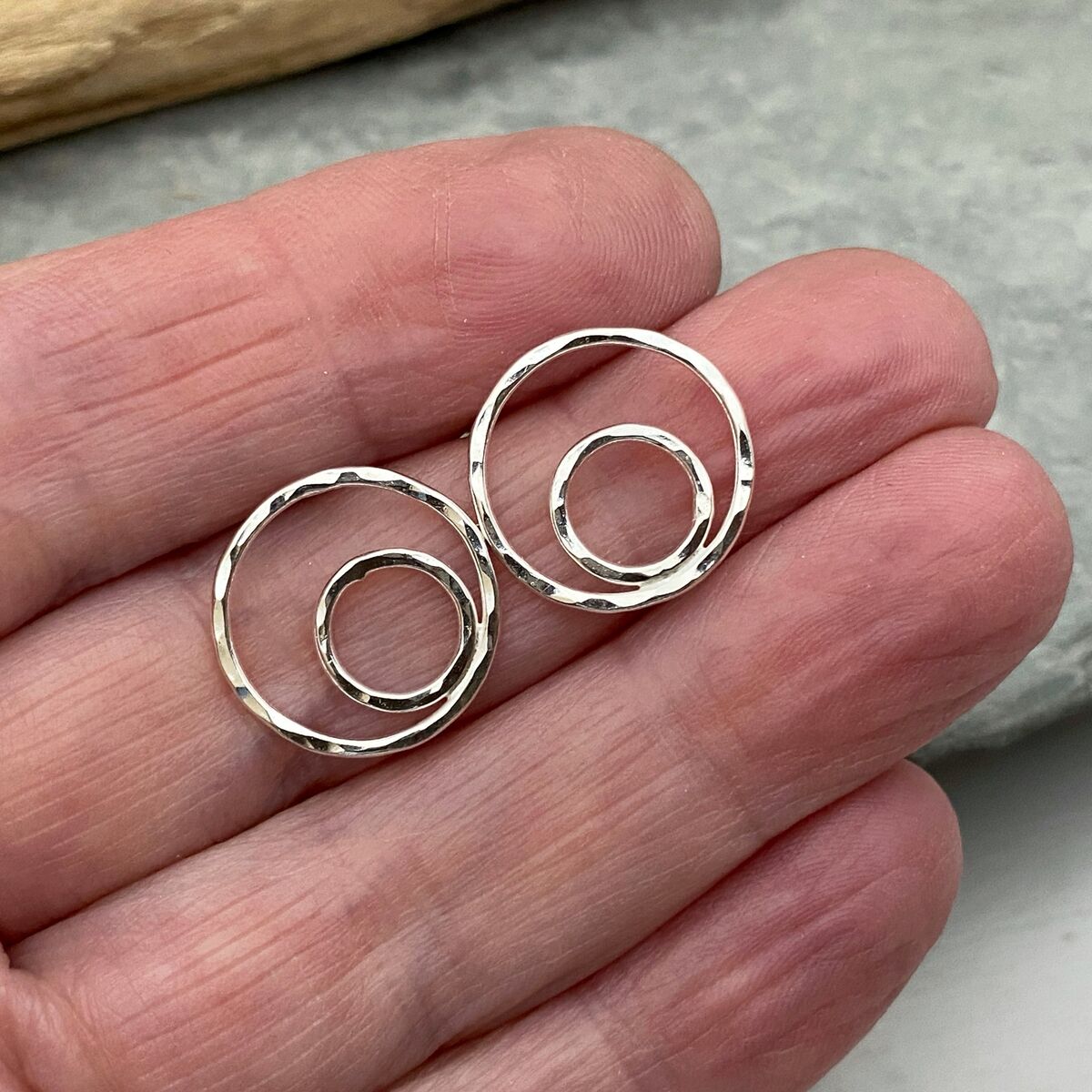 Eccentric circles silver stud earrings 4