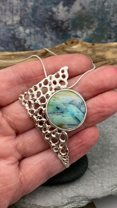 Opalised wood necklace 3