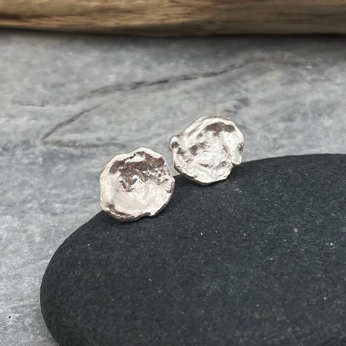 Small round stud earrings