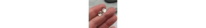 Small round stud earrings 3