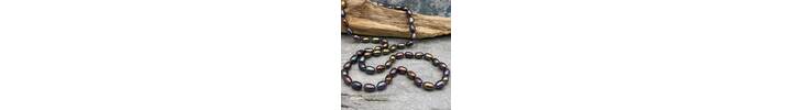 Black pearl necklace