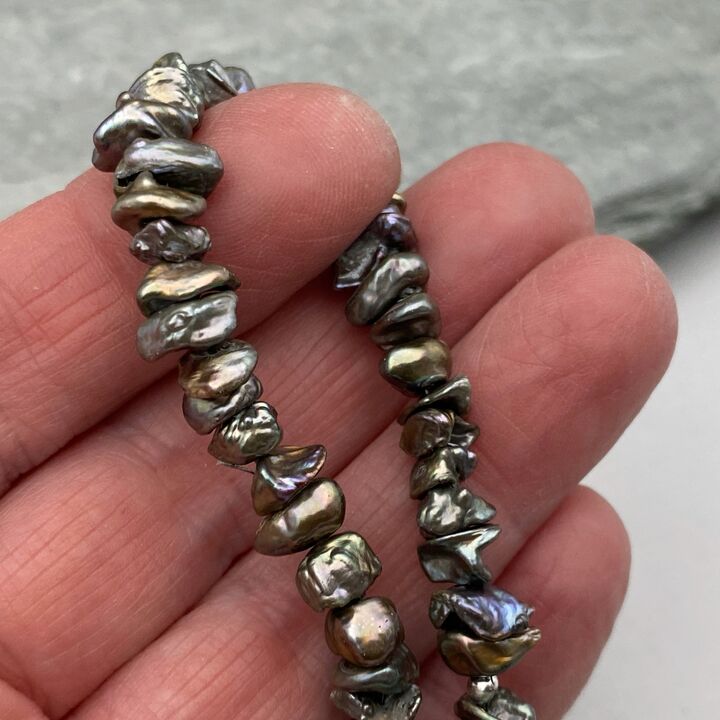 Peacock keshi pearls and paperclip chain bracelet 4