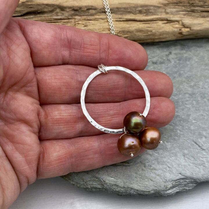 Bronze pearl necklace 3