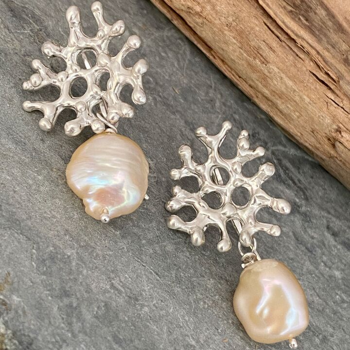 Coral inspired pearl earrings 3