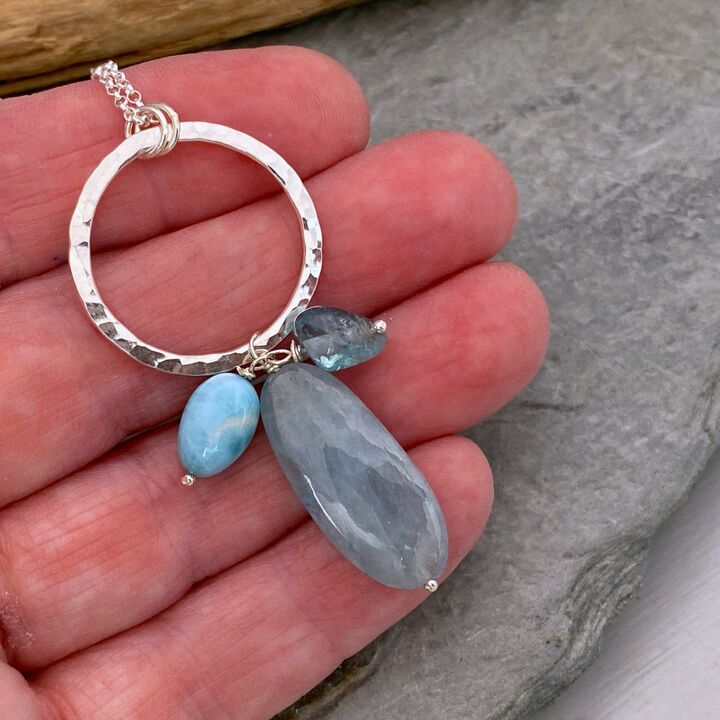 Aquamarine circle pendant 3