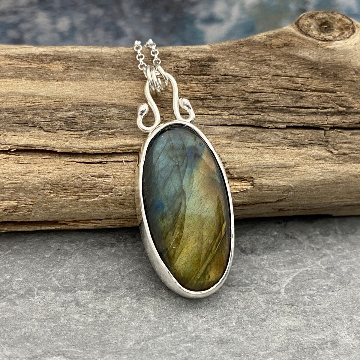 Labradorite pendant 2