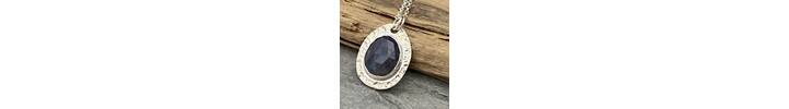 Dark blue sapphire pendant 3
