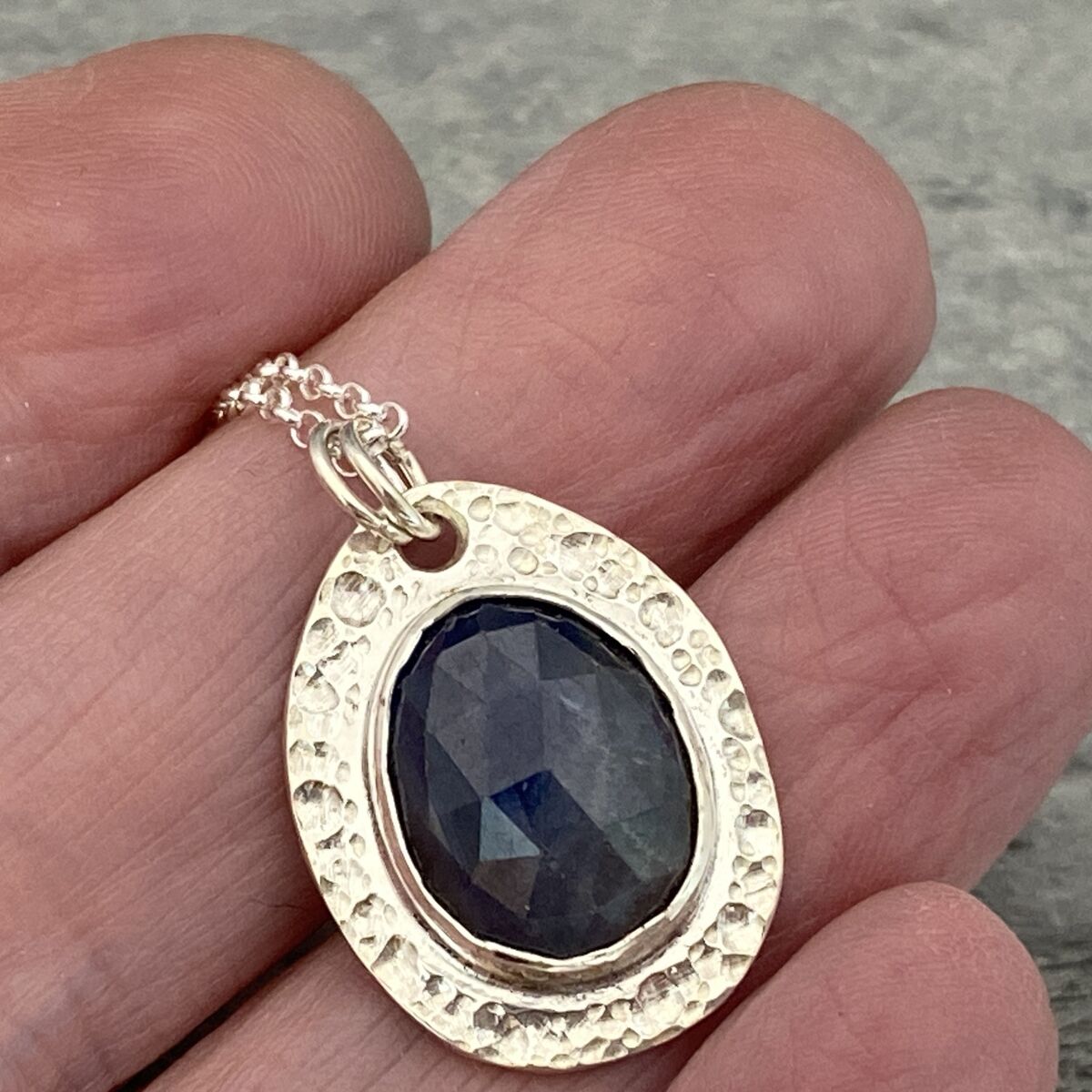 Dark blue sapphire pendant 5