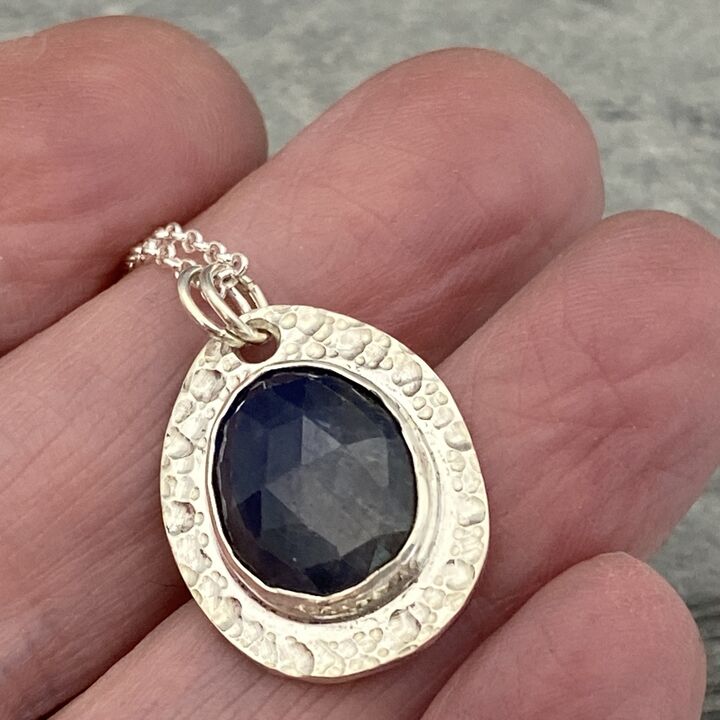 Dark blue sapphire pendant 6
