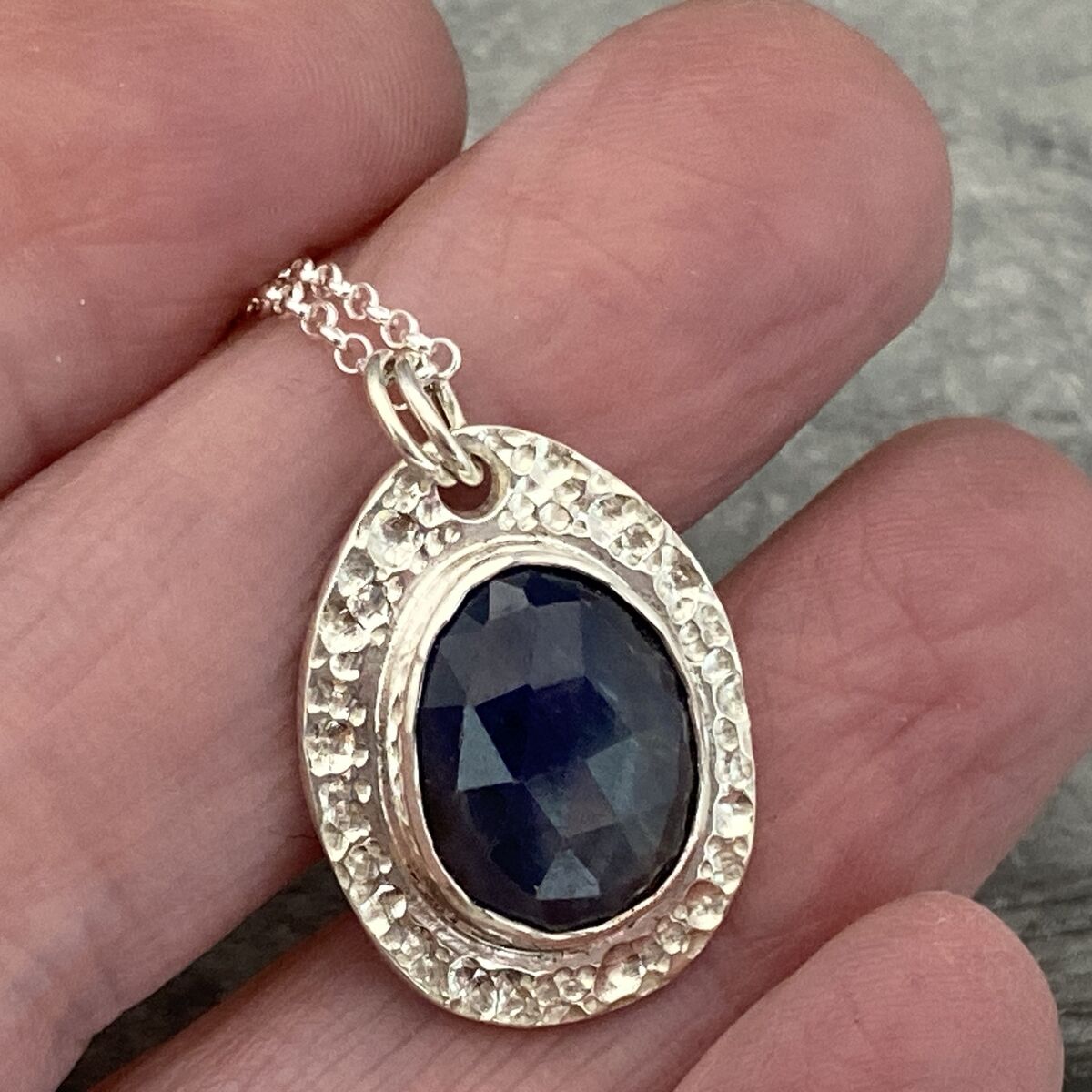 Dark blue sapphire pendant 7