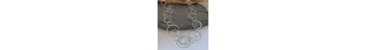 Eccentric circles chain necklace