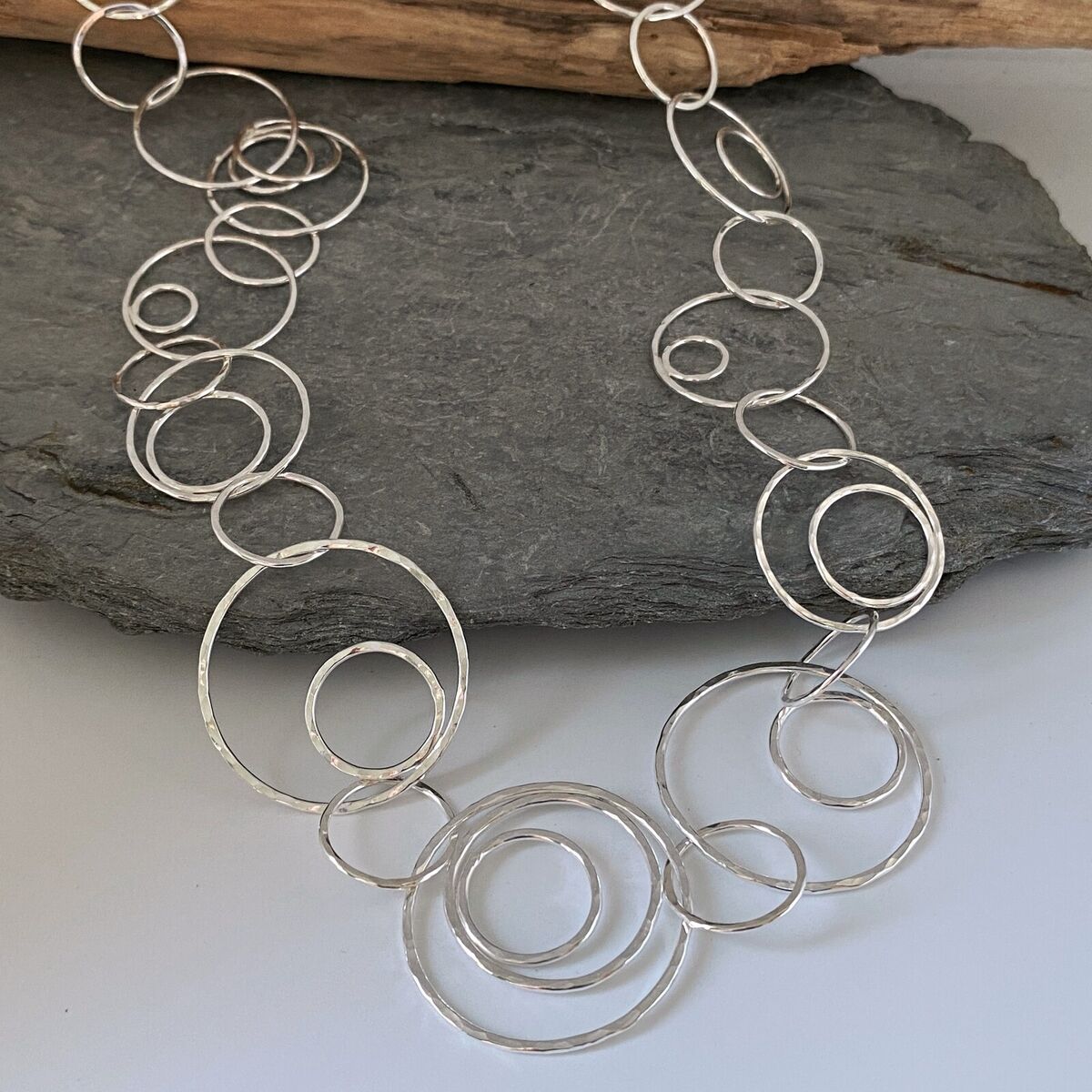 Eccentric circles chain necklace