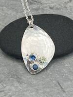 Trio of sapphires pendant  2