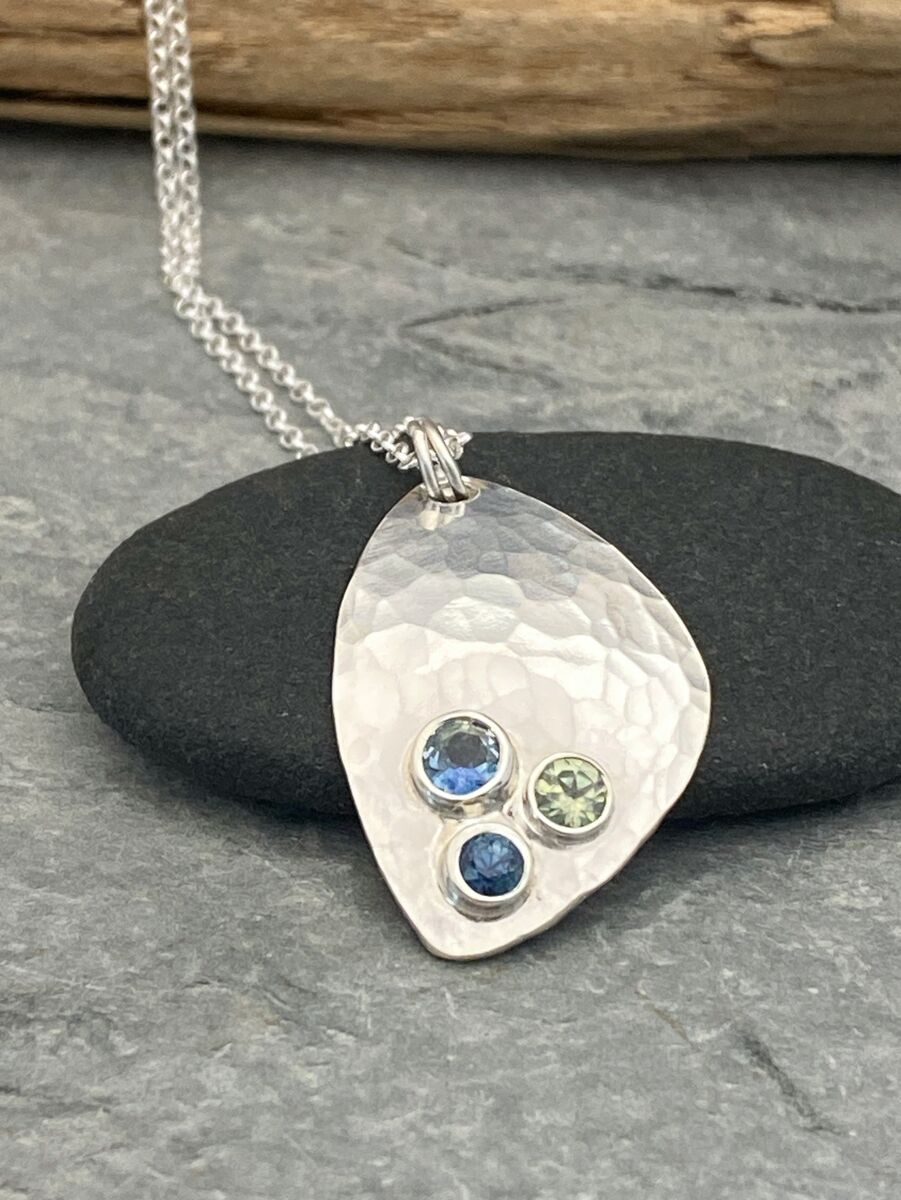Trio of sapphires pendant