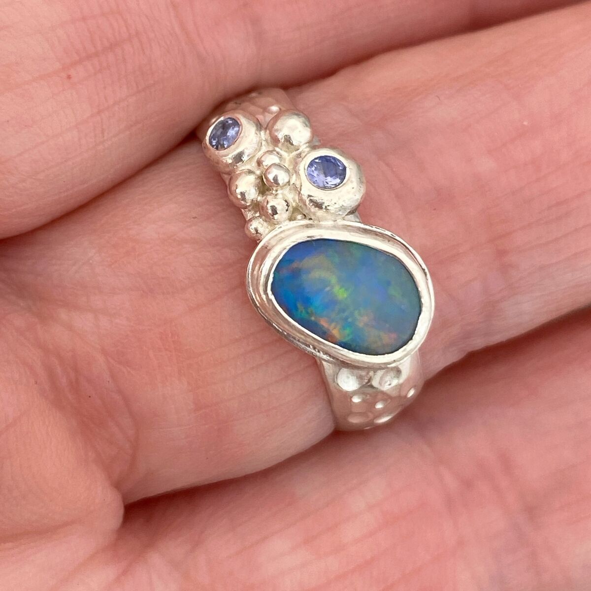 Opal and sapphire ring 3