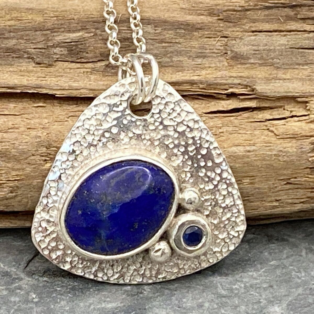 Lapis and sapphire pendant 3