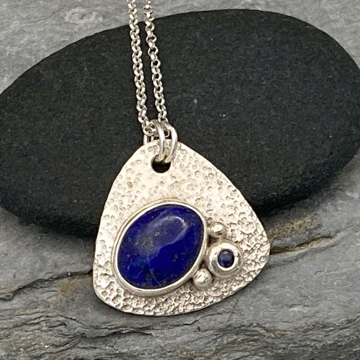 Lapis and sapphire pendant 2