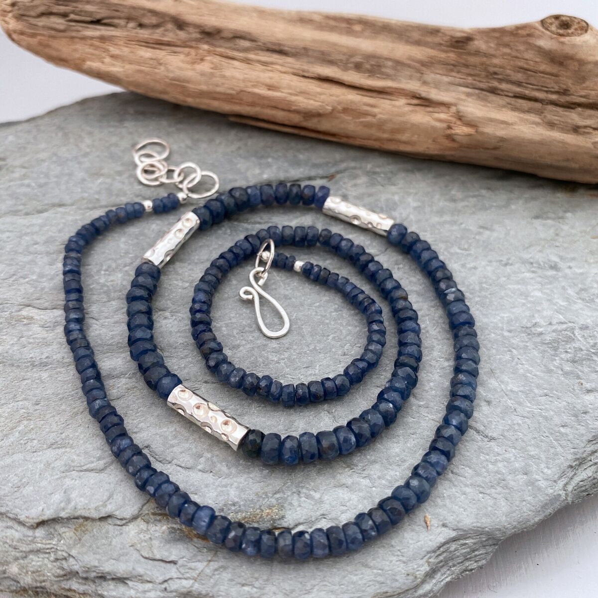 Blue sapphire necklace 2