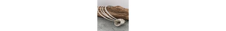 Set of five stacking bangles 2
